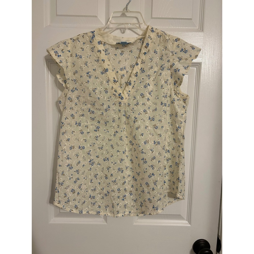 CeCe Womens Blue Floral Eyelet Flutter Sleeve Split V-Neck Cotton Blouse Size M
